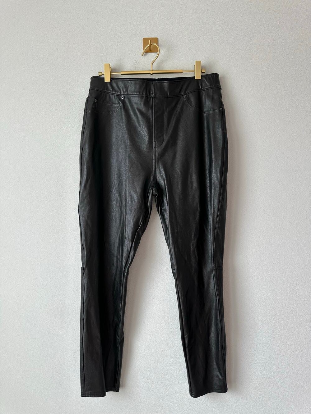 Spanx Faux Leather Capri Leggings Espresso Black Coated 5 Pocket Moto L